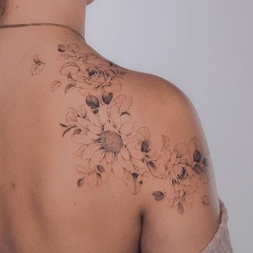 татуировка с фини линии