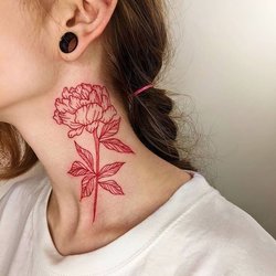 Женски татуировки на шията