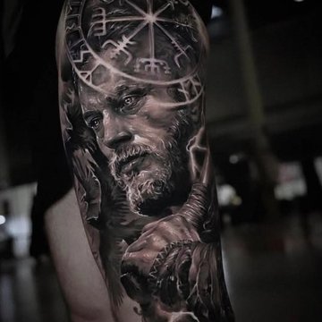татуировка в нордически стил