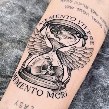 татуировки Memento Mori